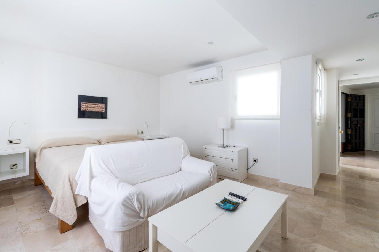 Historic Building Cathedral Apartment Seville Luaran gambar